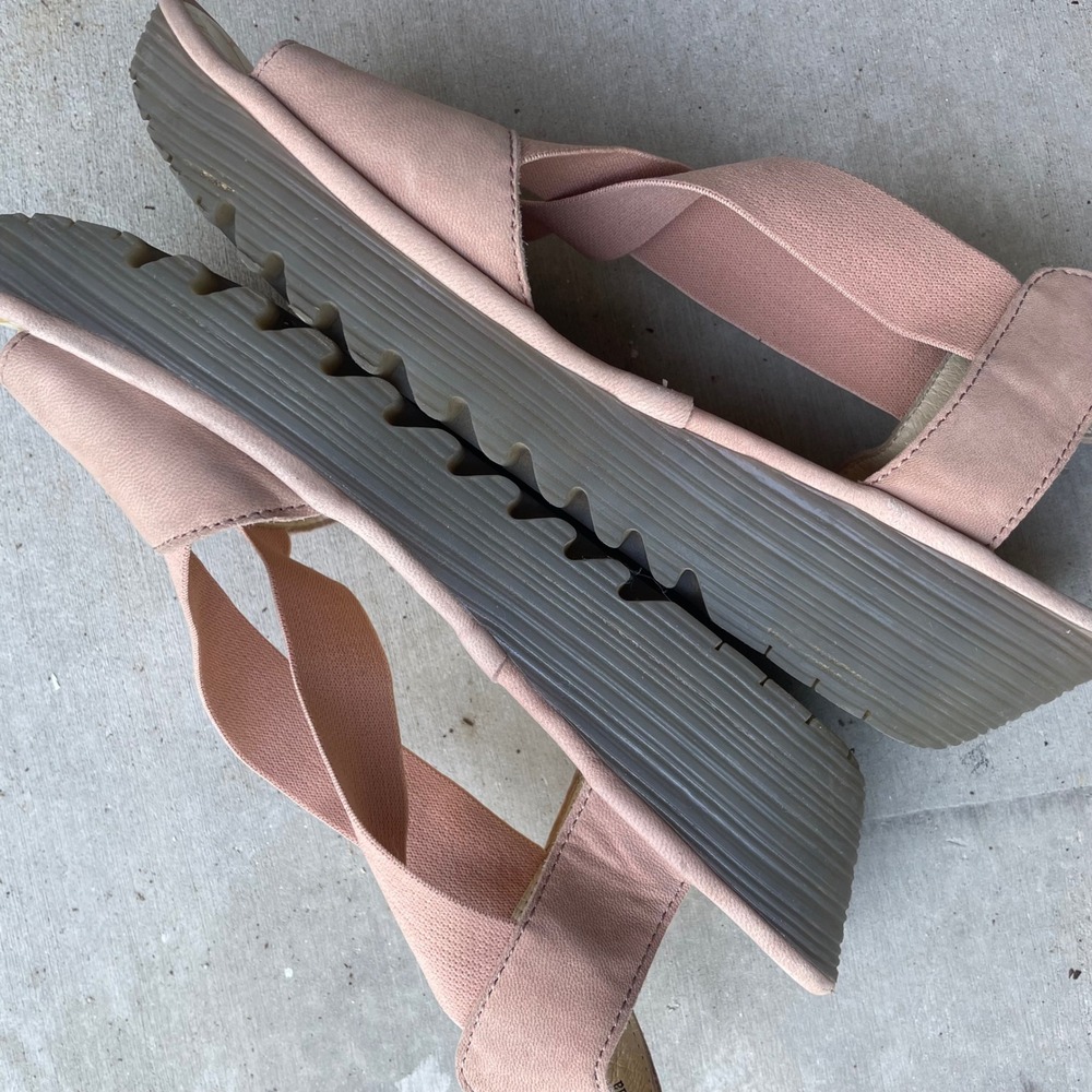 FLY London Rale Gored Cross-Band Leather Wedges In Nude Pink 41 / 10-10.5 womens - Picture 11 of 12